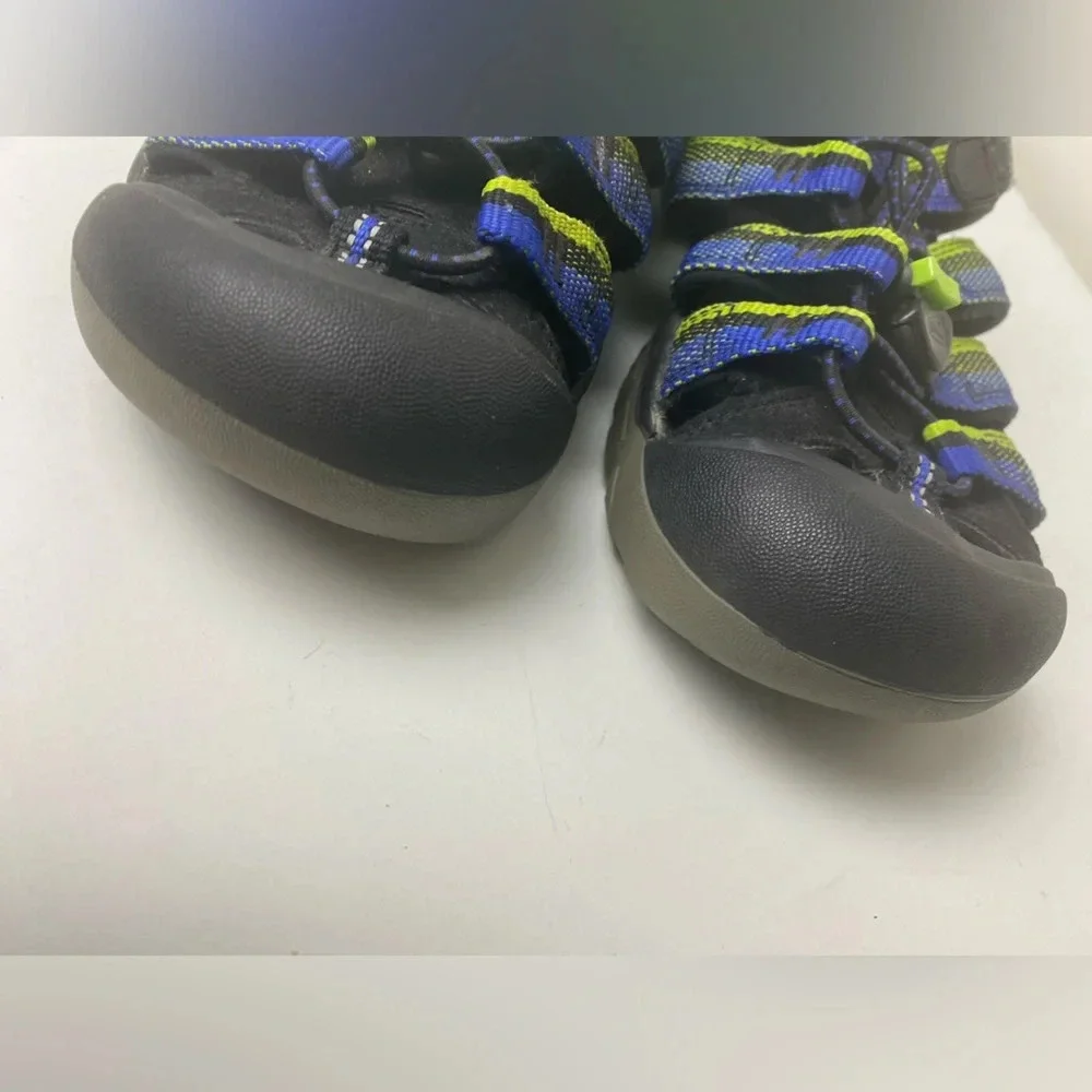 Keen Newport H2 sandals size 3
